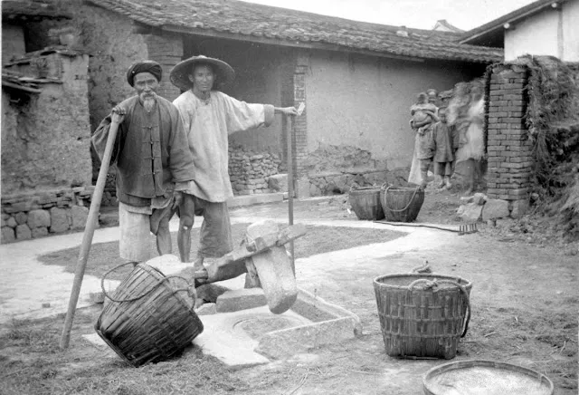 28 clichés de la vie en Chine à la fin du 19ème siècle et au début du 20ème siècle 28 cliches de la vie en Chine a la fin du 19eme siecle et au debut du 20eme siecle william charles white 19 28-cliches-de-la-vie-en-Chine-a-la-fin-du-19eme-siecle-et-au-debut-du-20eme-siecle-william-charles-white