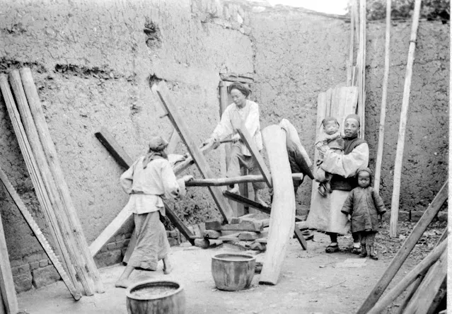 28 clichés de la vie en Chine à la fin du 19ème siècle et au début du 20ème siècle 28 cliches de la vie en Chine a la fin du 19eme siecle et au debut du 20eme siecle william charles white 4 28-cliches-de-la-vie-en-Chine-a-la-fin-du-19eme-siecle-et-au-debut-du-20eme-siecle-william-charles-white