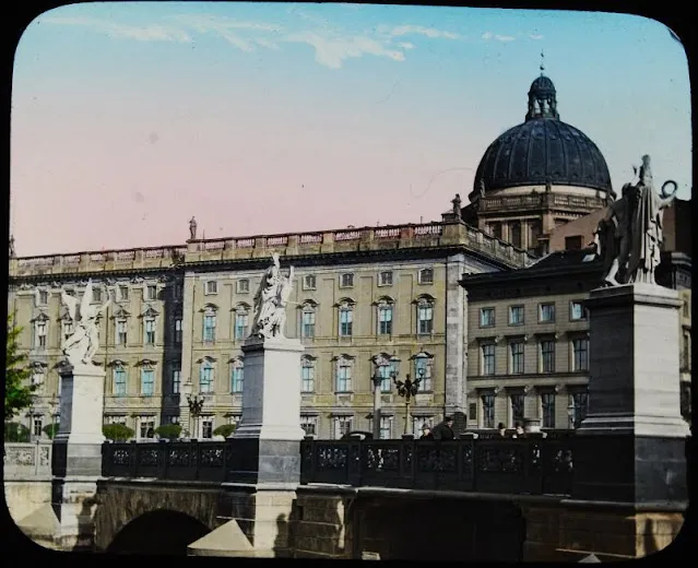 40 photos colorisées de Berlin fin XIXème et début XXème siècle 40 photos colorisees de Berlin fin XIXeme et debut XXeme siecle 3 40-photos-colorisees-de-Berlin-fin-XIXeme-et-debut-XXeme-siecle