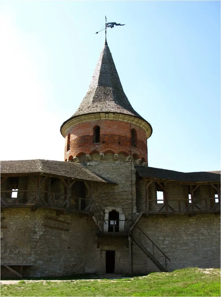 7 merveilles d' Ukraine 7 merveilles d ukraine Kamianets Podilskyi chateau 3 7-merveilles-d-ukraine-Kamianets-Podilskyi-chateau-3