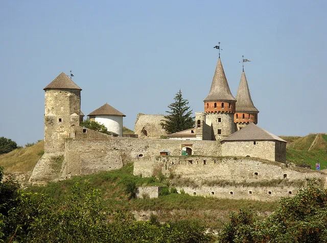7 merveilles d' Ukraine 7 merveilles d ukraine Kamianets Podilskyi chateau 4 7-merveilles-d-ukraine-Kamianets-Podilskyi-chateau-4