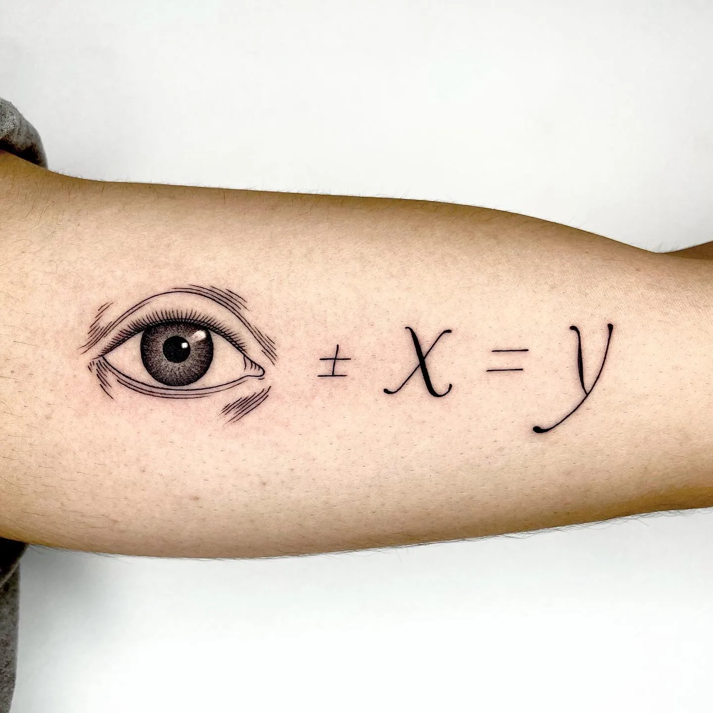 De nouveaux tatouages scientifiques et bizarres par Michele Volpi De nouveaux tatouages scientifiques et bizarres par Michele Volpi 15 De-nouveaux-tatouages-scientifiques-et-bizarres-par-Michele-Volpi