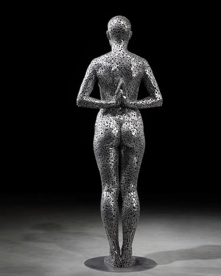 De nouvelles sculptures de personnages en chaines de vélo par Young-Deok Seo De nouvelles sculptures de personnages en chaines de velo par Young Deok Seo 14 De-nouvelles-sculptures-de-personnages-en-chaines-de-velo-par-Young-Deok-Seo