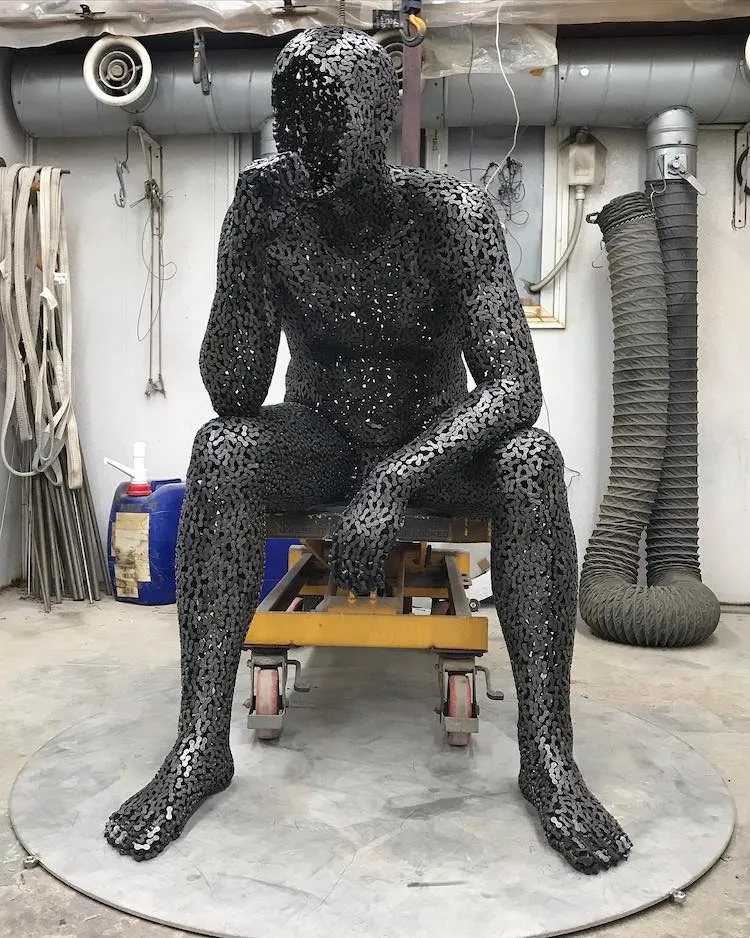 De nouvelles sculptures de personnages en chaines de vélo par Young-Deok Seo De nouvelles sculptures de personnages en chaines de velo par Young Deok Seo 6 De-nouvelles-sculptures-de-personnages-en-chaines-de-velo-par-Young-Deok-Seo