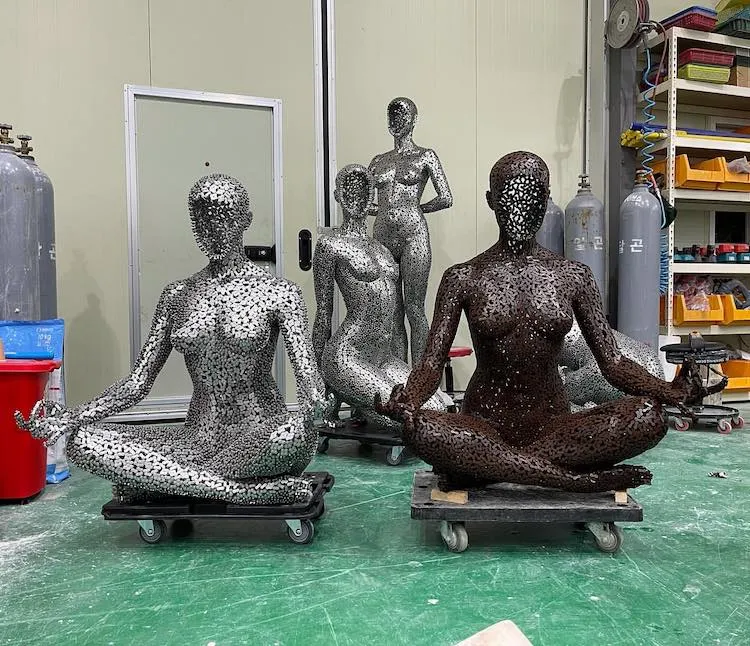 De nouvelles sculptures de personnages en chaines de vélo par Young-Deok Seo De nouvelles sculptures de personnages en chaines de velo par Young Deok Seo 7 De-nouvelles-sculptures-de-personnages-en-chaines-de-velo-par-Young-Deok-Seo