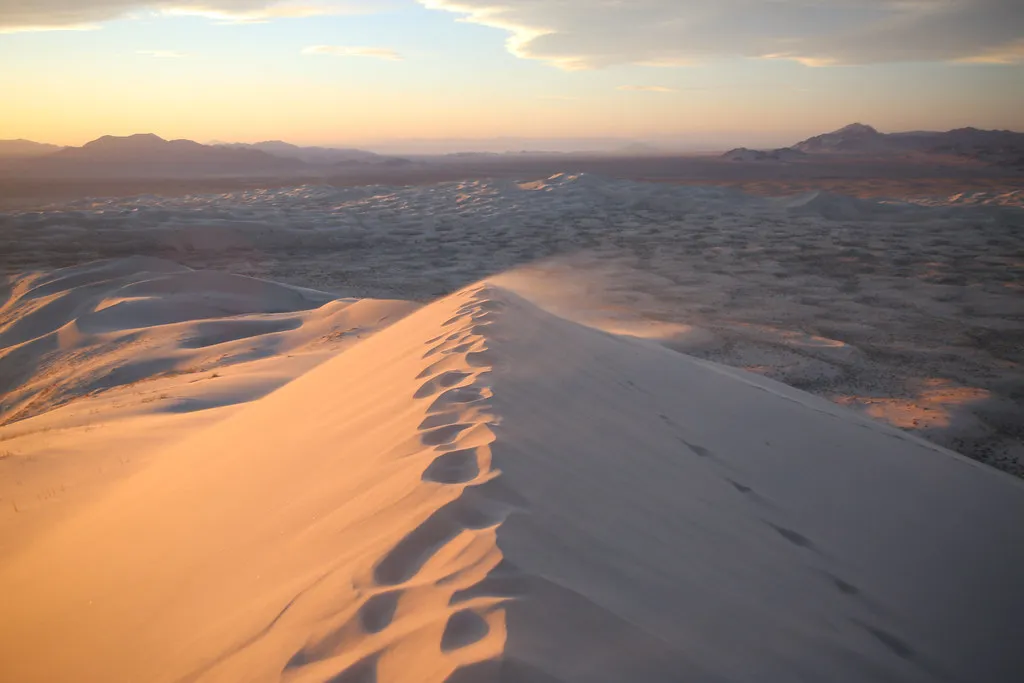 Kelso Dunes : les dunes de sable musicales de Californie Kelso Dunes les dunes de sable musicales de Californie desert mojave 10 Kelso-Dunes-les-dunes-de-sable-musicales-de-Californie-desert-mojave-10