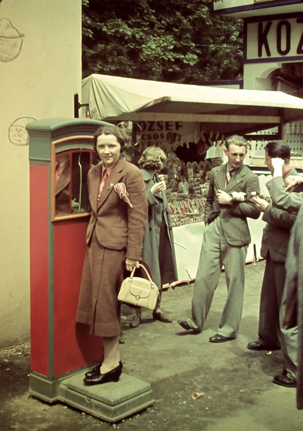 L'été à Budapest en 1939 en agfacolor L ete a Budapest en 1939 en agfacolor hongrie seconde guerre mondiale 6 L-ete-a-Budapest-en-1939-en-agfacolor-hongrie-seconde-guerre-mondiale