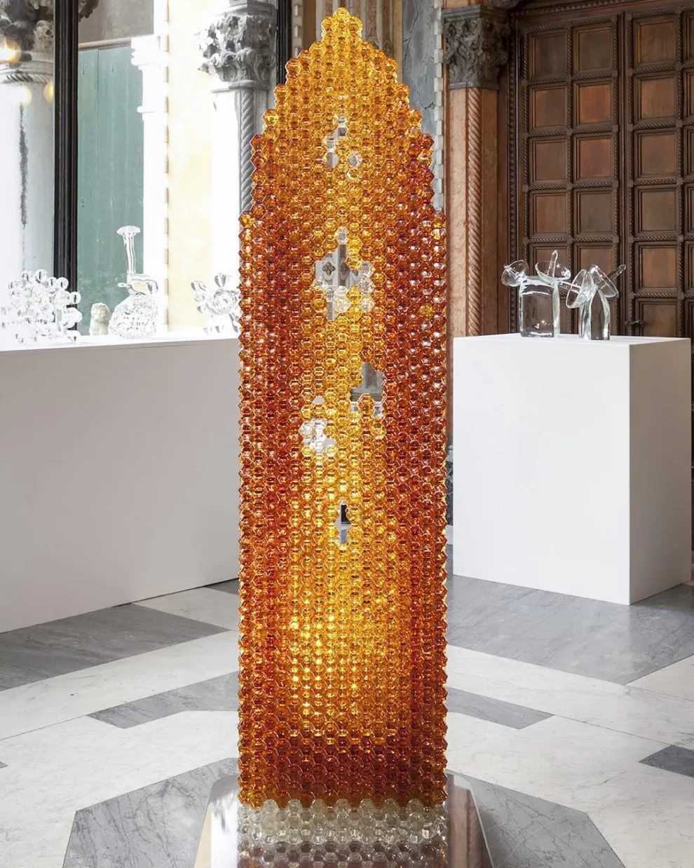 Made by bees - les sculptures par des abeilles de Tomáš Libertíny Made by bees les sculptures par des abeilles de Tomas Libertiny 6 Made-by-bees-les-sculptures-par-des-abeilles-de-Tomas-Libertiny