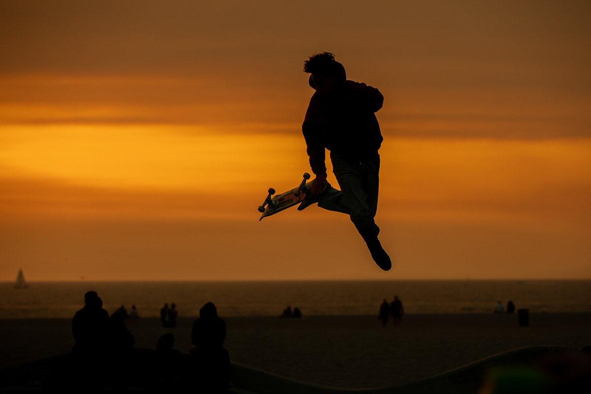Portraits et silhouettes au coucher du soleil sur Venice Beach Portraits et silhouettes au coucher du soleil sur Venice Beach los angeles californie 1 Portraits-et-silhouettes-au-coucher-du-soleil-sur-Venice-Beach-los-angeles-californie-1