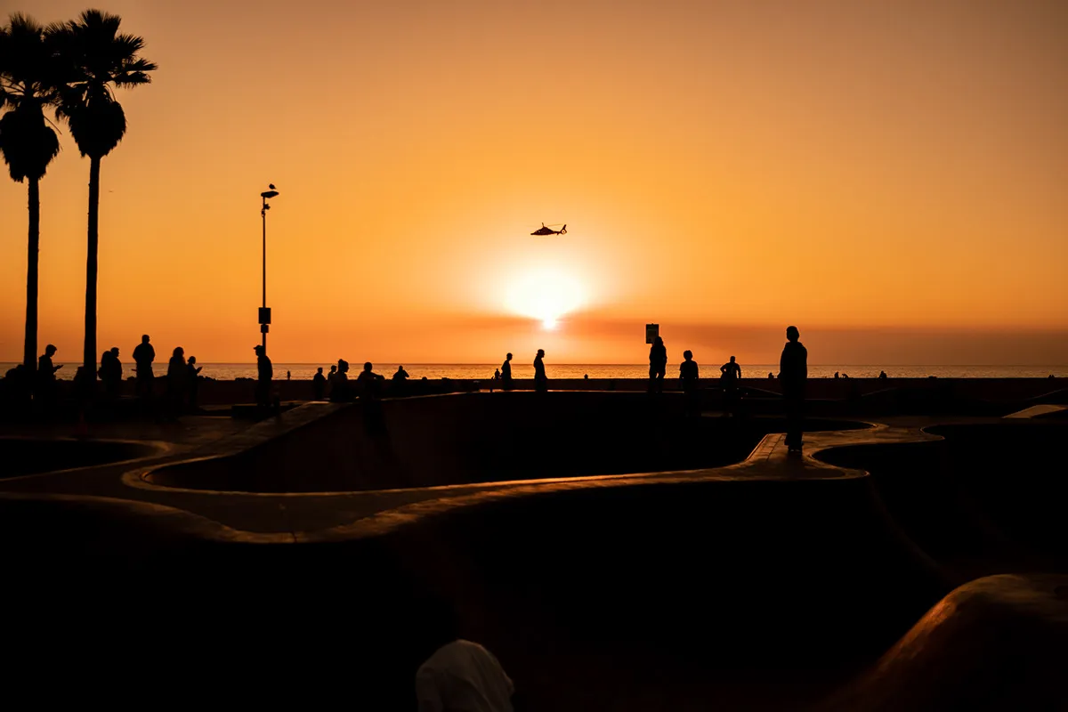 Portraits et silhouettes au coucher du soleil sur Venice Beach Portraits et silhouettes au coucher du soleil sur Venice Beach los angeles californie 12 Portraits-et-silhouettes-au-coucher-du-soleil-sur-Venice-Beach-los-angeles-californie-12