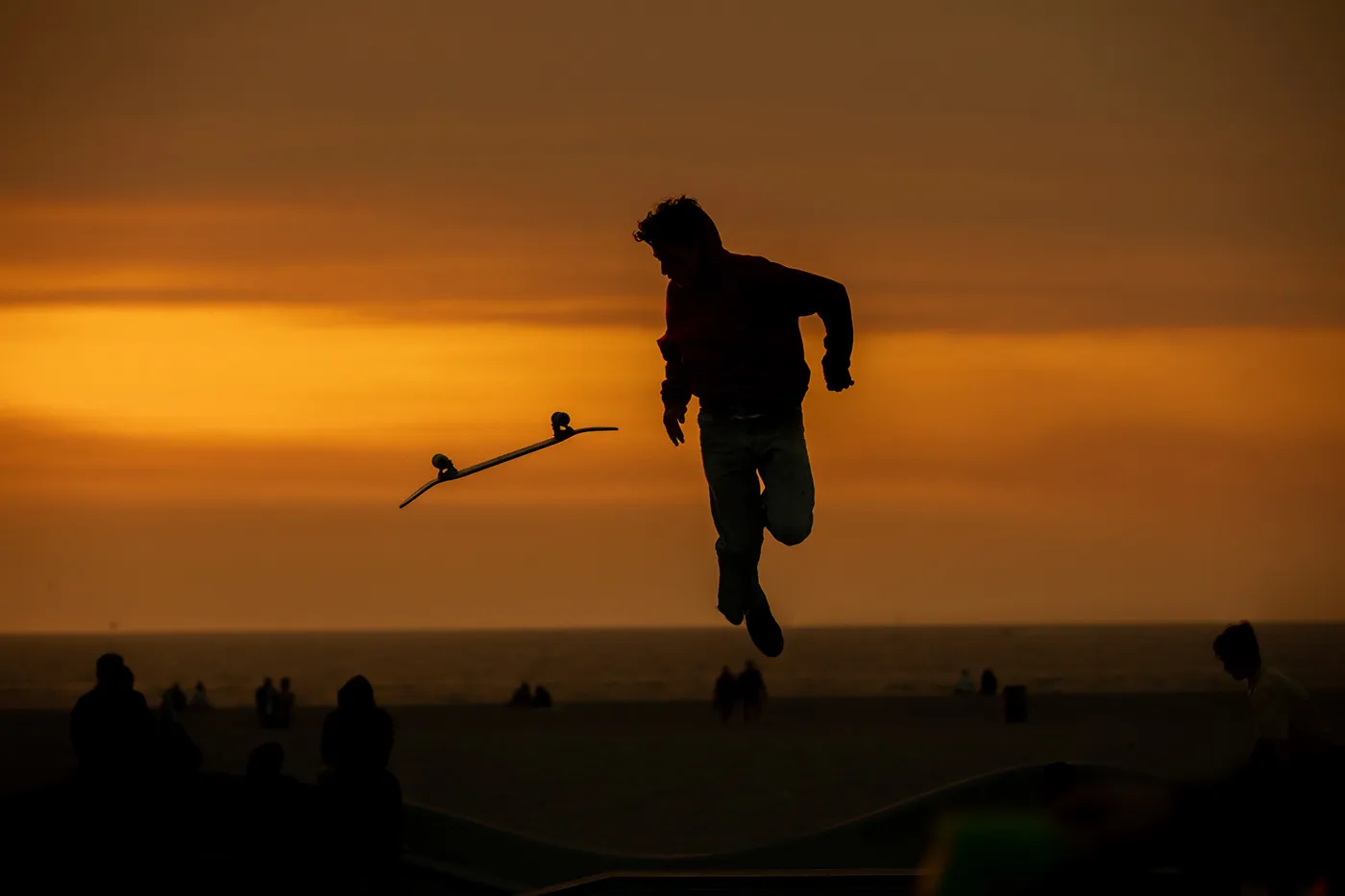 Portraits et silhouettes au coucher du soleil sur Venice Beach Portraits et silhouettes au coucher du soleil sur Venice Beach los angeles californie 2 Portraits-et-silhouettes-au-coucher-du-soleil-sur-Venice-Beach-los-angeles-californie-2