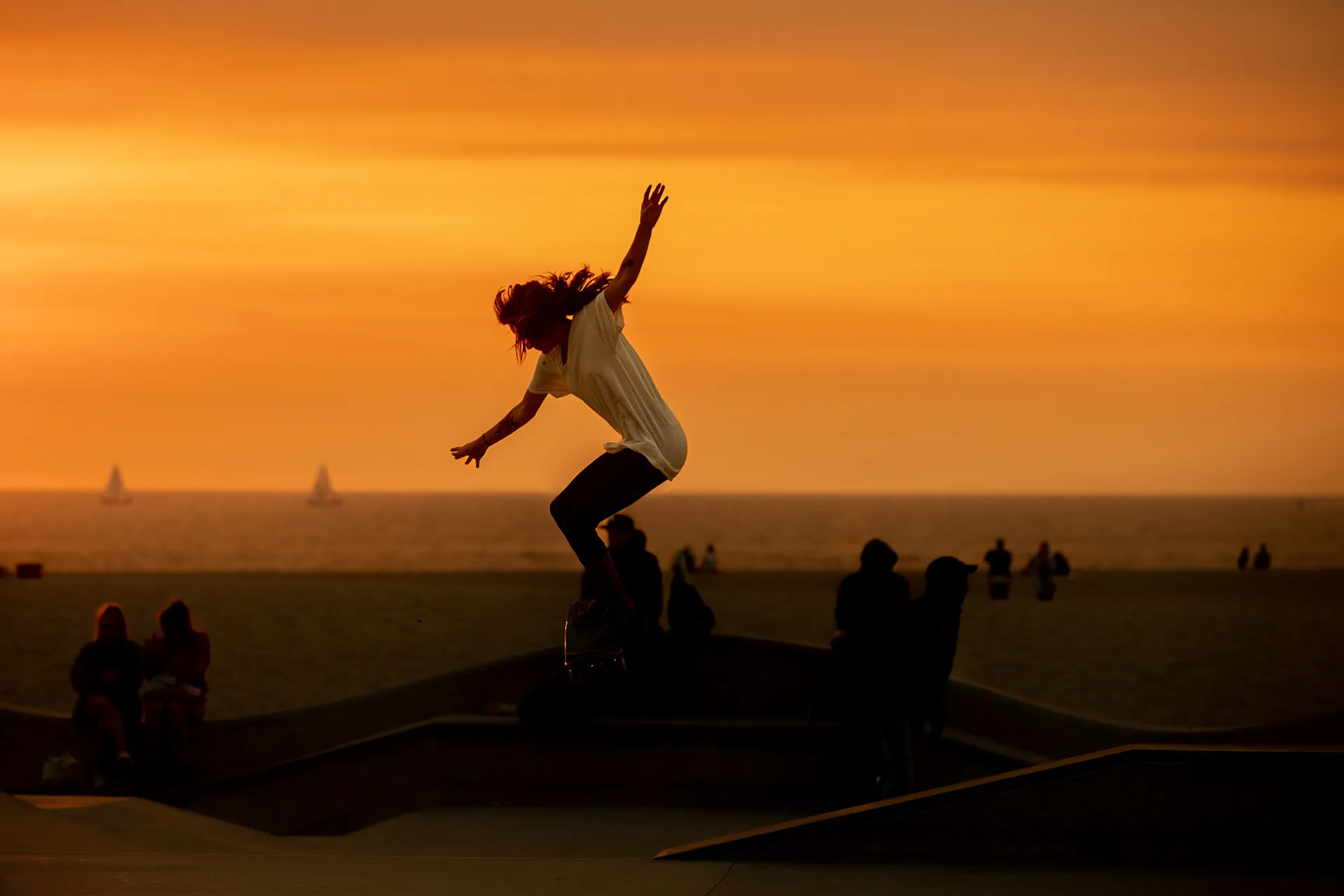 Portraits et silhouettes au coucher du soleil sur Venice Beach Portraits et silhouettes au coucher du soleil sur Venice Beach los angeles californie 5 Portraits-et-silhouettes-au-coucher-du-soleil-sur-Venice-Beach-los-angeles-californie-5