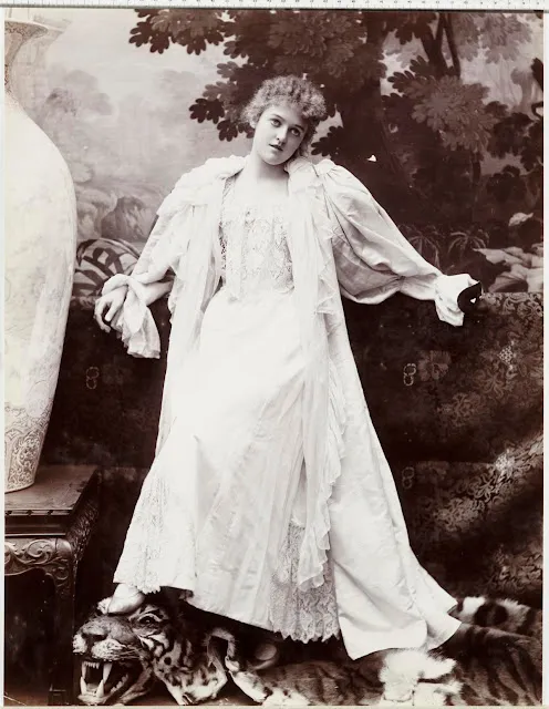 Quelques portraits de femmes américaines au virage du 20ème siècle par James Arthur Quelques portraits de femmes americaines au virage du 20eme siecle par James Arthur 10 Quelques-portraits-de-femmes-americaines-au-virage-du-20eme-siecle-par-James-Arthur