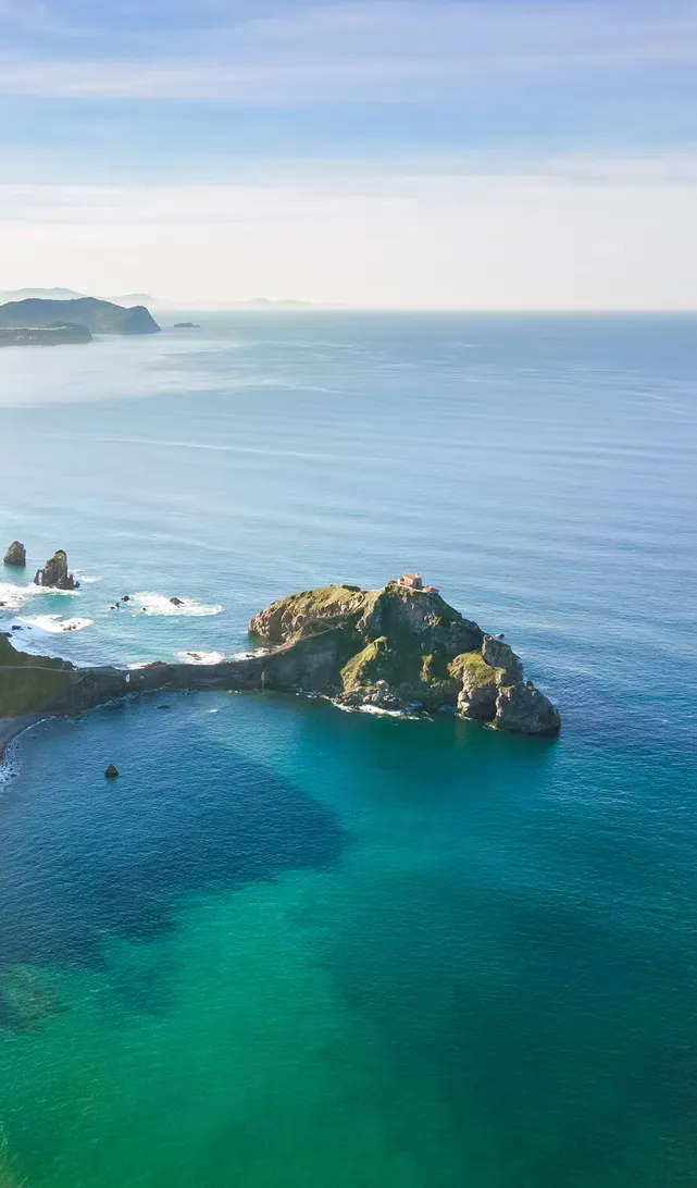 l'île de Gaztelugatxe et ses 241 marches au dessus de l'océan l ile de Gaztelugatxe et ses 241 marches au dessus de la mer pays basque espagne 11 l-ile-de-Gaztelugatxe-et-ses-241-marches-au-dessus-de-la-mer-pays-basque-espagne-11