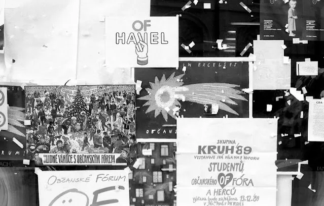 33 clichés noir et blanc de Prague dans les années 1990 33 cliches noir et blanc de Prague dans les annees 1990 republique tcheque 11 33-cliches-noir-et-blanc-de-Prague-dans-les-annees-1990-republique-tcheque