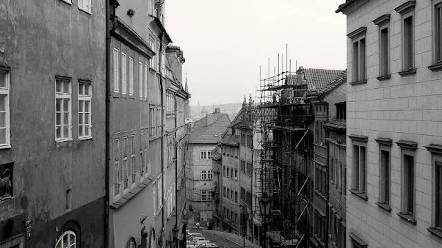 33 clichés noir et blanc de Prague dans les années 1990 33 cliches noir et blanc de Prague dans les annees 1990 republique tcheque 6 33-cliches-noir-et-blanc-de-Prague-dans-les-annees-1990-republique-tcheque