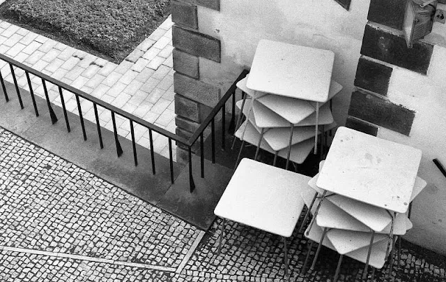 33 clichés noir et blanc de Prague dans les années 1990 33 cliches noir et blanc de Prague dans les annees 1990 republique tcheque 7 33-cliches-noir-et-blanc-de-Prague-dans-les-annees-1990-republique-tcheque