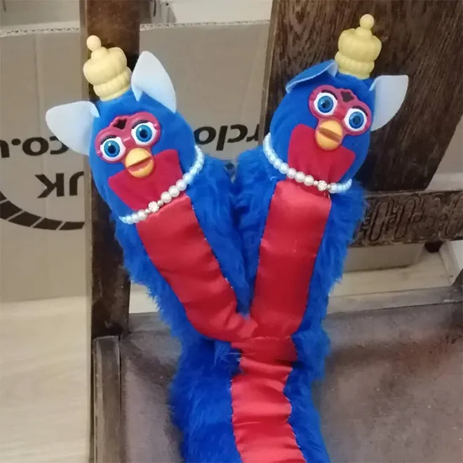 De très longs Furby - des Furby mille-pattes De tres longs Furby rallonge mille patte 15 De-tres-longs-Furby-rallonge-mille-patte