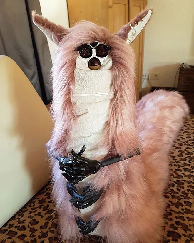 De très longs Furby - des Furby mille-pattes De tres longs Furby rallonge mille patte 7 De-tres-longs-Furby-rallonge-mille-patte