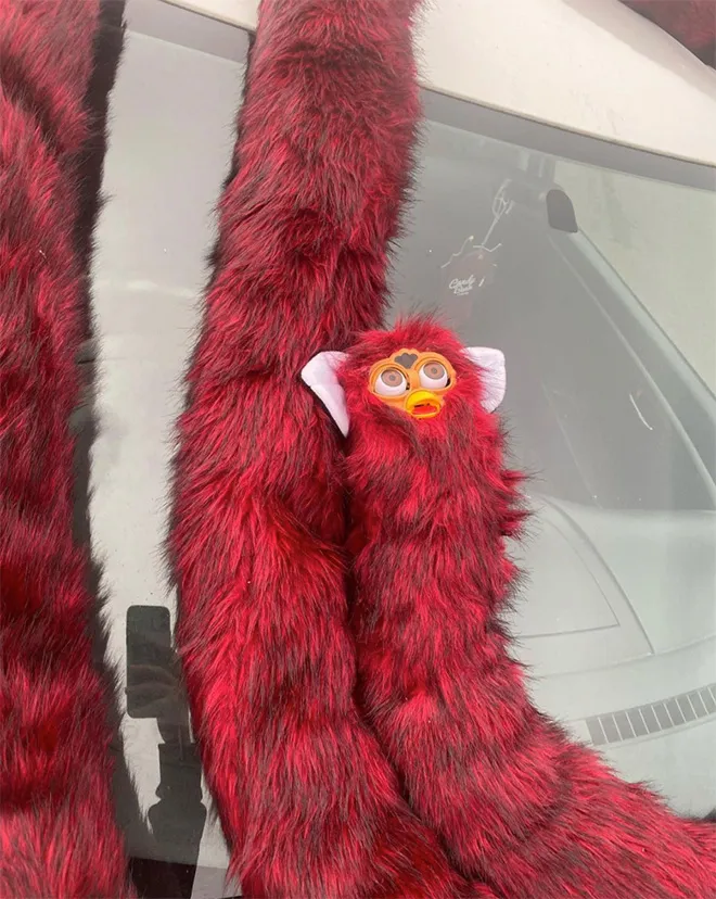 De très longs Furby - des Furby mille-pattes De tres longs Furby rallonge mille patte 8 De-tres-longs-Furby-rallonge-mille-patte