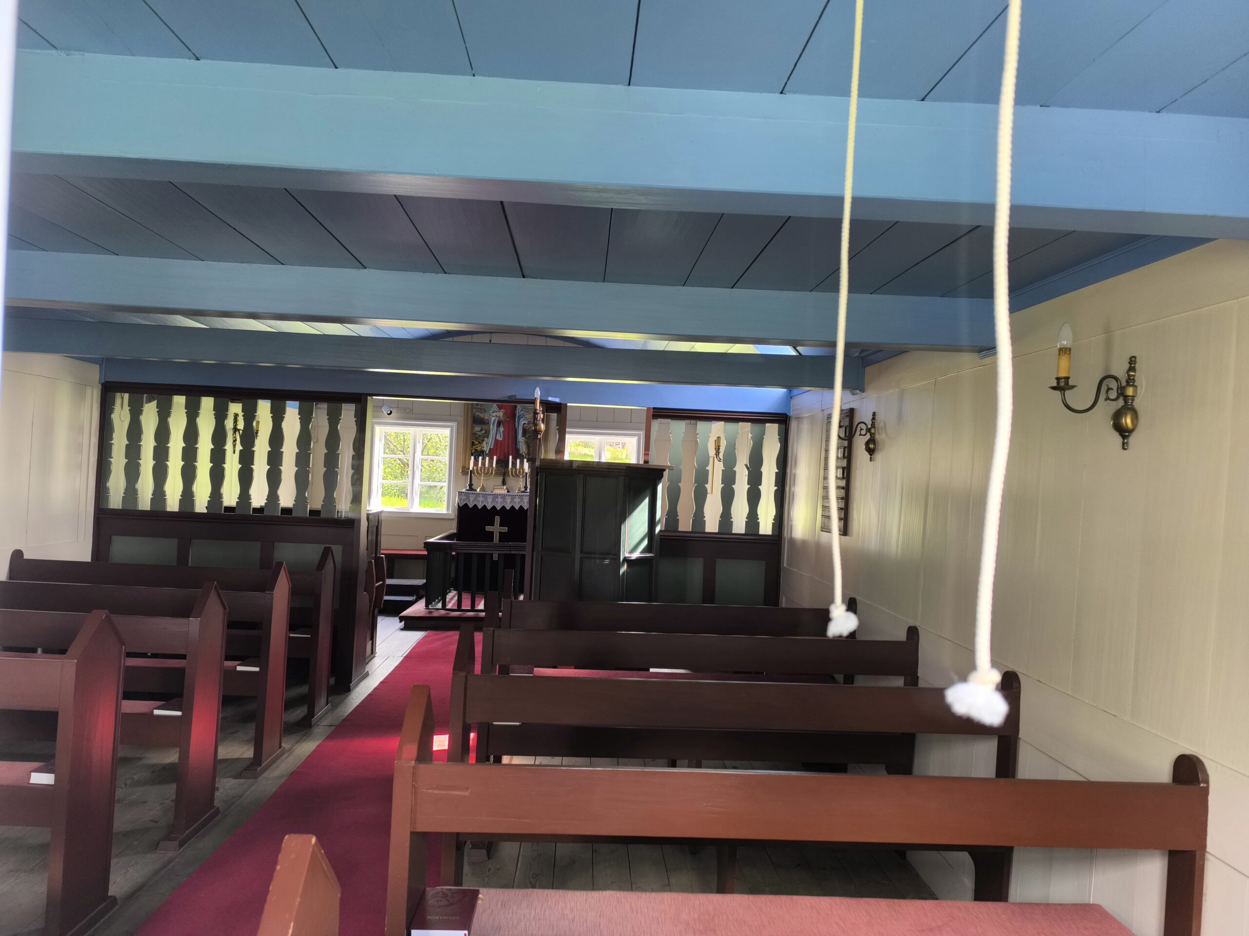 L'église Hofskirkja, la seule église avec un toit en herbe L eglise Hofskirkja la seule eglise avec un toit en herbe hof islande 12 scaled L-eglise-Hofskirkja-la-seule-eglise-avec-un-toit-en-herbe-hof-islande-12