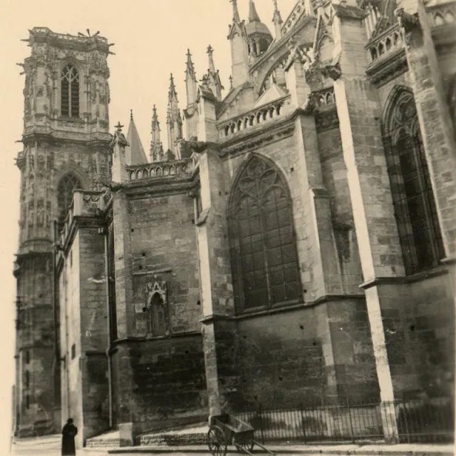 La France des années 1940 sous l'objectif d'un soldat allemand La France des annees 1940 sous l objectif d un soldat allemand 2 cathedrale saint cyr nevers La-France-des-annees-1940-sous-l-objectif-d-un-soldat-allemand-2-cathedrale-saint-cyr-nevers