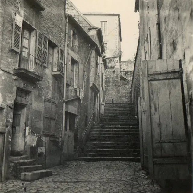 La France des années 1940 sous l'objectif d'un soldat allemand La France des annees 1940 sous l objectif d un soldat allemand 20 rue du calvaire nevers La-France-des-annees-1940-sous-l-objectif-d-un-soldat-allemand-20-rue-du-calvaire-nevers