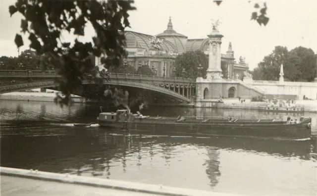 La France des années 1940 sous l'objectif d'un soldat allemand La France des annees 1940 sous l objectif d un soldat allemand 22 pont de seine paris La-France-des-annees-1940-sous-l-objectif-d-un-soldat-allemand-22-pont-de-seine-paris
