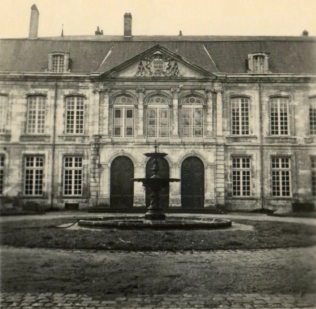 La France des années 1940 sous l'objectif d'un soldat allemand La France des annees 1940 sous l objectif d un soldat allemand 32 fontaine nevers La-France-des-annees-1940-sous-l-objectif-d-un-soldat-allemand-32-fontaine-nevers