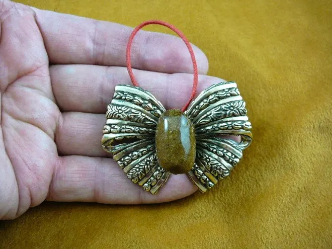 Des bijoux en crotte d'orignal des bijoux en crotte d orignal elan collier pendetif boucles d oreilles caca 4 des-bijoux-en-crotte-d-orignal-elan-collier-pendetif-boucles-d-oreilles-caca-4