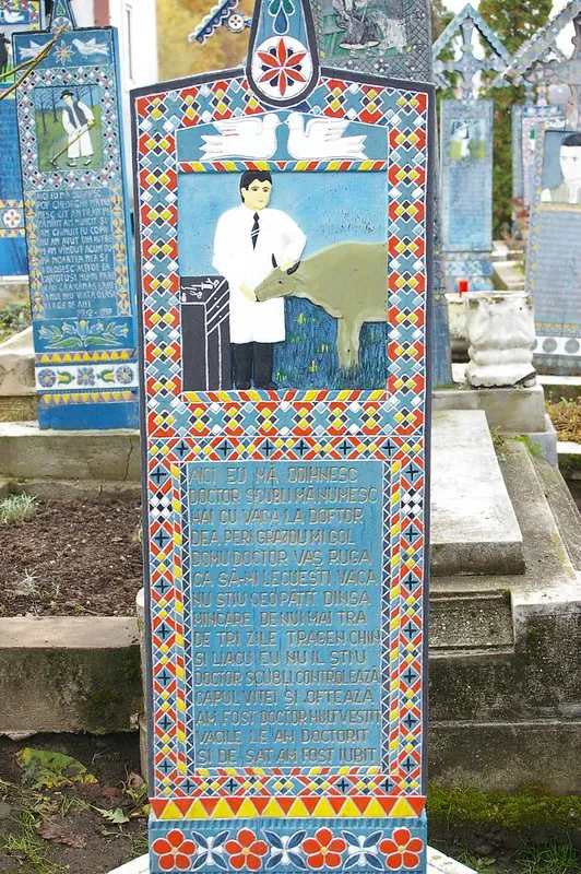 le joyeux cimetière de Sapanta dans les Maramures de Roumanie le joyeux cimetiere de Sapanta maramures roumanie tombe sculpture 4 le-joyeux-cimetiere-de-Sapanta-maramures-roumanie-tombe-sculpture-4