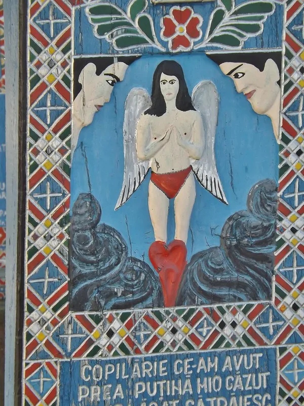 le joyeux cimetière de Sapanta dans les Maramures de Roumanie le joyeux cimetiere de Sapanta maramures roumanie tombe sculpture 9 le-joyeux-cimetiere-de-Sapanta-maramures-roumanie-tombe-sculpture-9