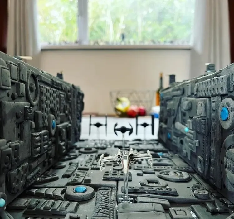 un gâteau en forme de la tranchée de l'étoile de la mort un gateau en forme de la tranchee de l etoile de la mort star wars 2 un-gateau-en-forme-de-la-tranchee-de-l-etoile-de-la-mort-star-wars