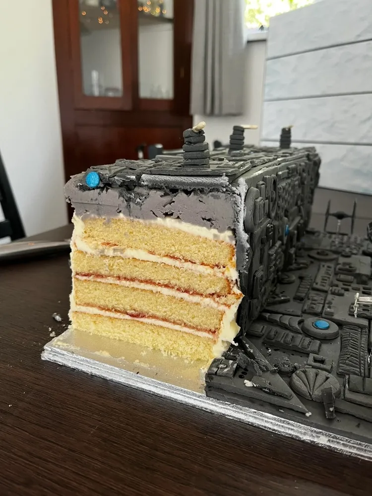 un gâteau en forme de la tranchée de l'étoile de la mort un gateau en forme de la tranchee de l etoile de la mort star wars 4 un-gateau-en-forme-de-la-tranchee-de-l-etoile-de-la-mort-star-wars