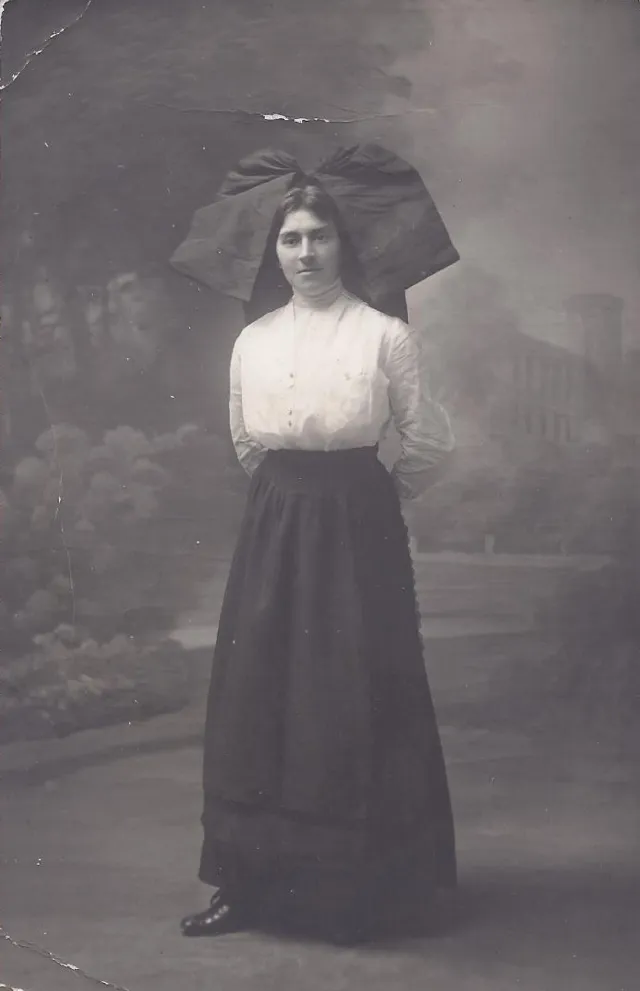 20 portraits de femmes alsaciennes en costume traditionnel alsacien 20 portraits de femmes alsaciennes en costume traditionnel alsacien alsace 19 20-portraits-de-femmes-alsaciennes-en-costume-traditionnel-alsacien-alsace-19