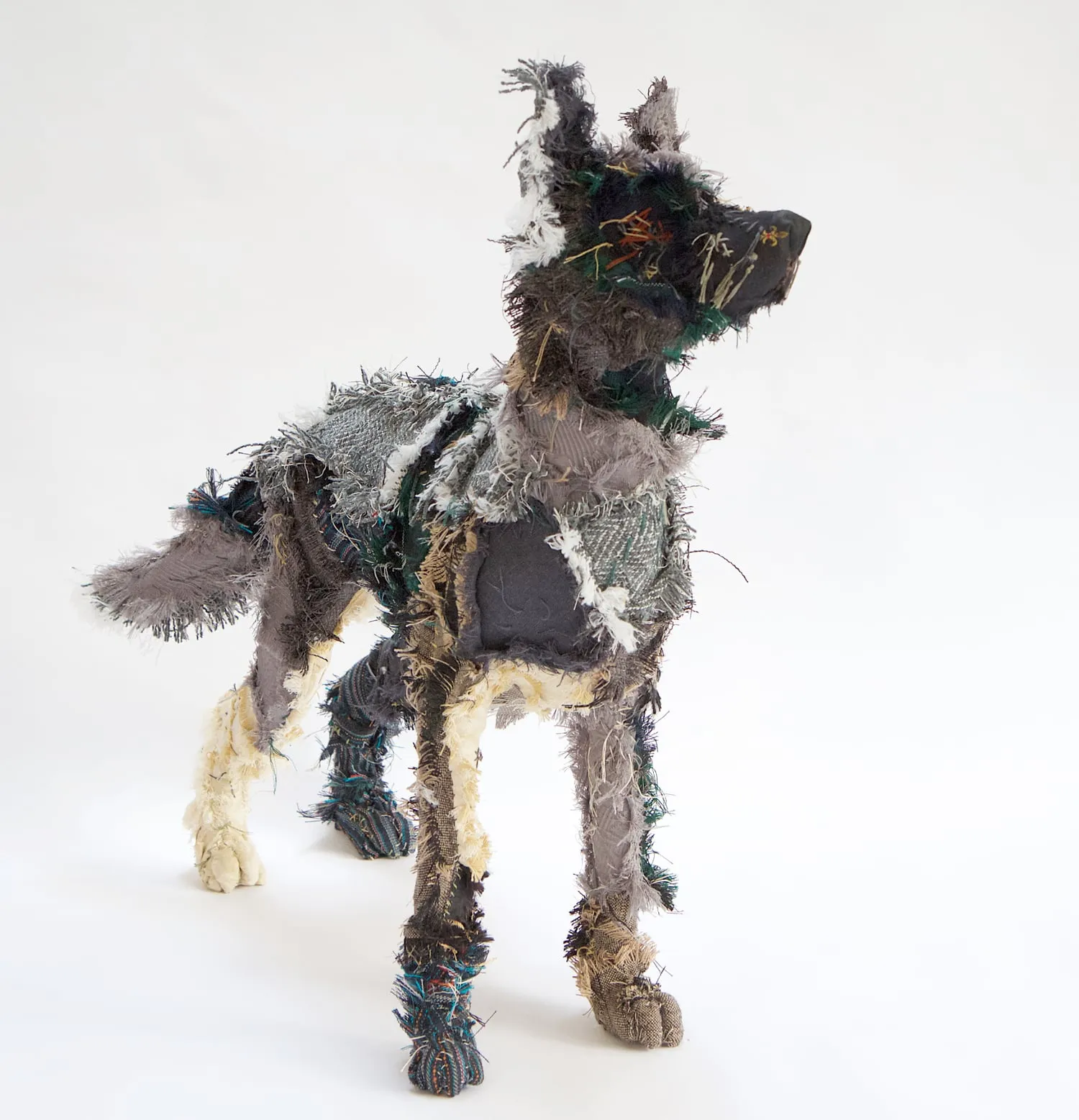 Des chiens textiles en patchwork par Barbara Franc Des chiens textiles en patchwork par Barbara Franc 4 Des-chiens-textiles-en-patchwork-par-Barbara-Franc-4