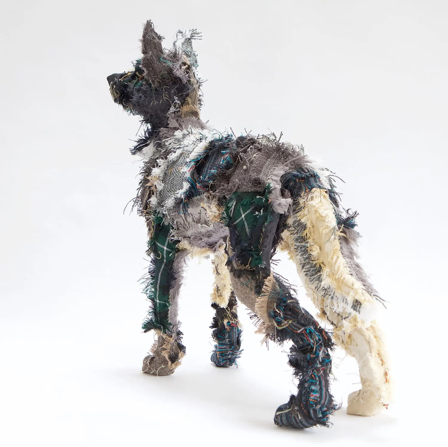 Des chiens textiles en patchwork par Barbara Franc Des chiens textiles en patchwork par Barbara Franc 7 Des-chiens-textiles-en-patchwork-par-Barbara-Franc-7