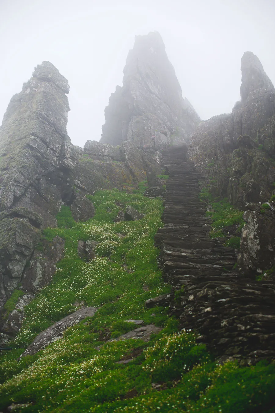Le monastère de Skellig Michael, ermitage de Luke Skywalker Le monastere de Skellig Michael ermitage de Luke Skywalker star wars 6 Le-monastere-de-Skellig-Michael-ermitage-de-Luke-Skywalker-star-wars-6
