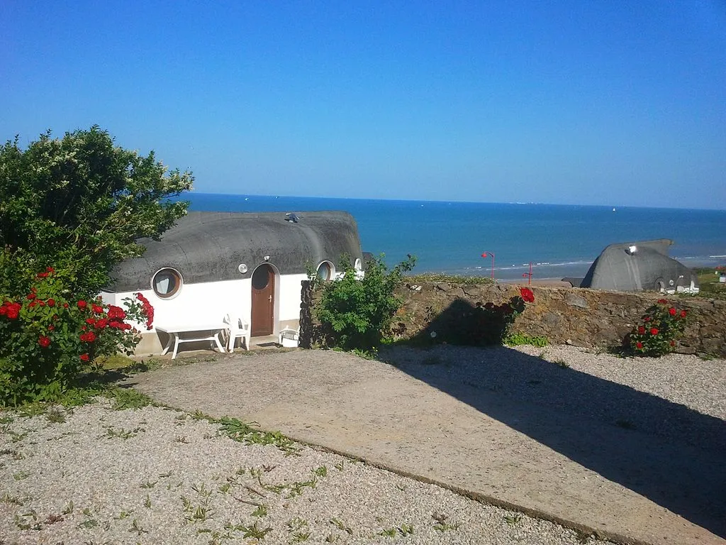 Les quilles en l’air, les maisons en barques renversées d' Equihen Les quilles en l air les maisons en barques renversees d Equihen france 4 Les-quilles-en-l-air-les-maisons-en-barques-renversees-d-Equihen-france-4