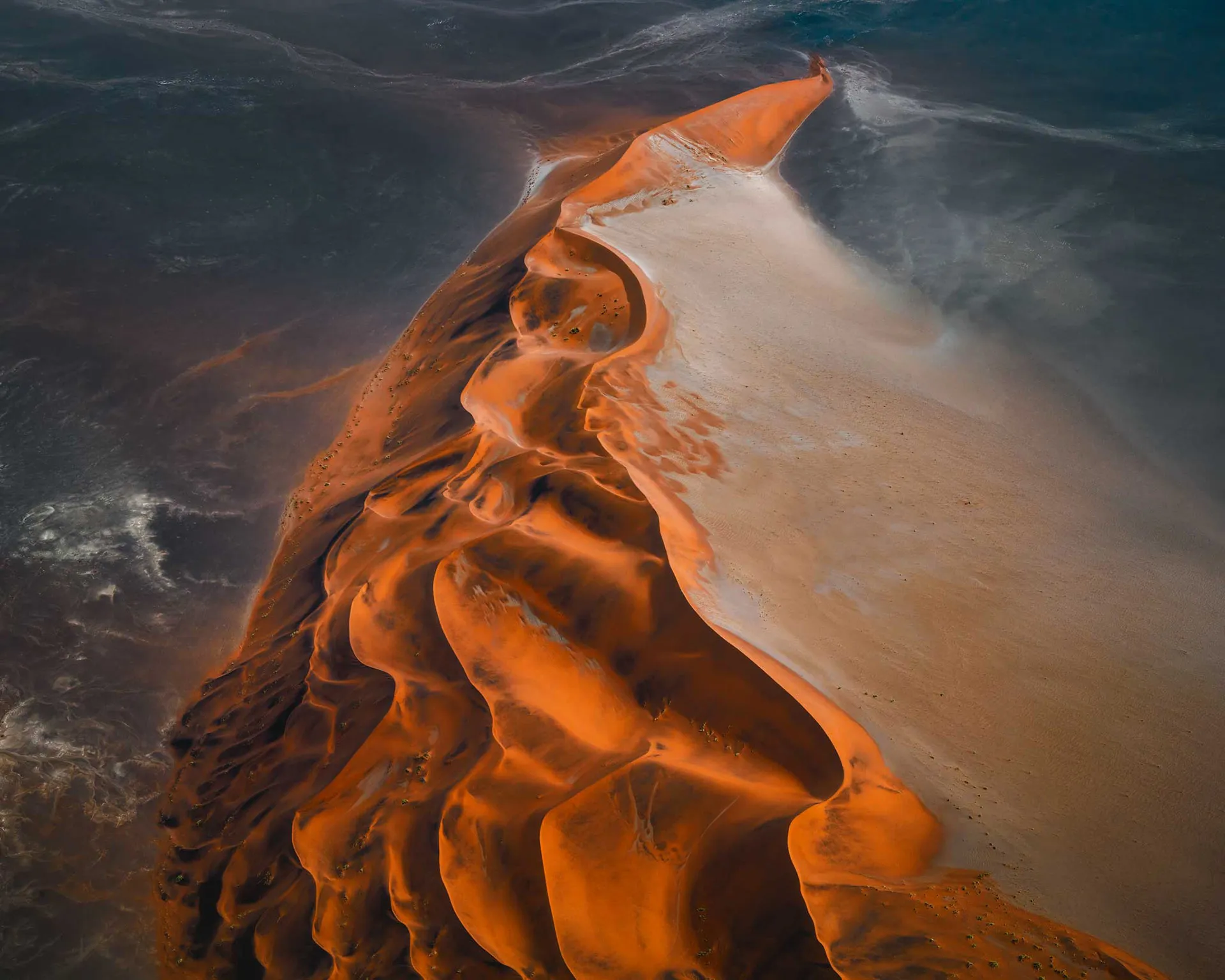 Namibia - les dunes du désert de Namibie comme des toiles abstraites Namibia les dunes du desert de Namibie comme des toiles abstraites namib 5 Namibia-les-dunes-du-desert-de-Namibie-comme-des-toiles-abstraites-namib-5