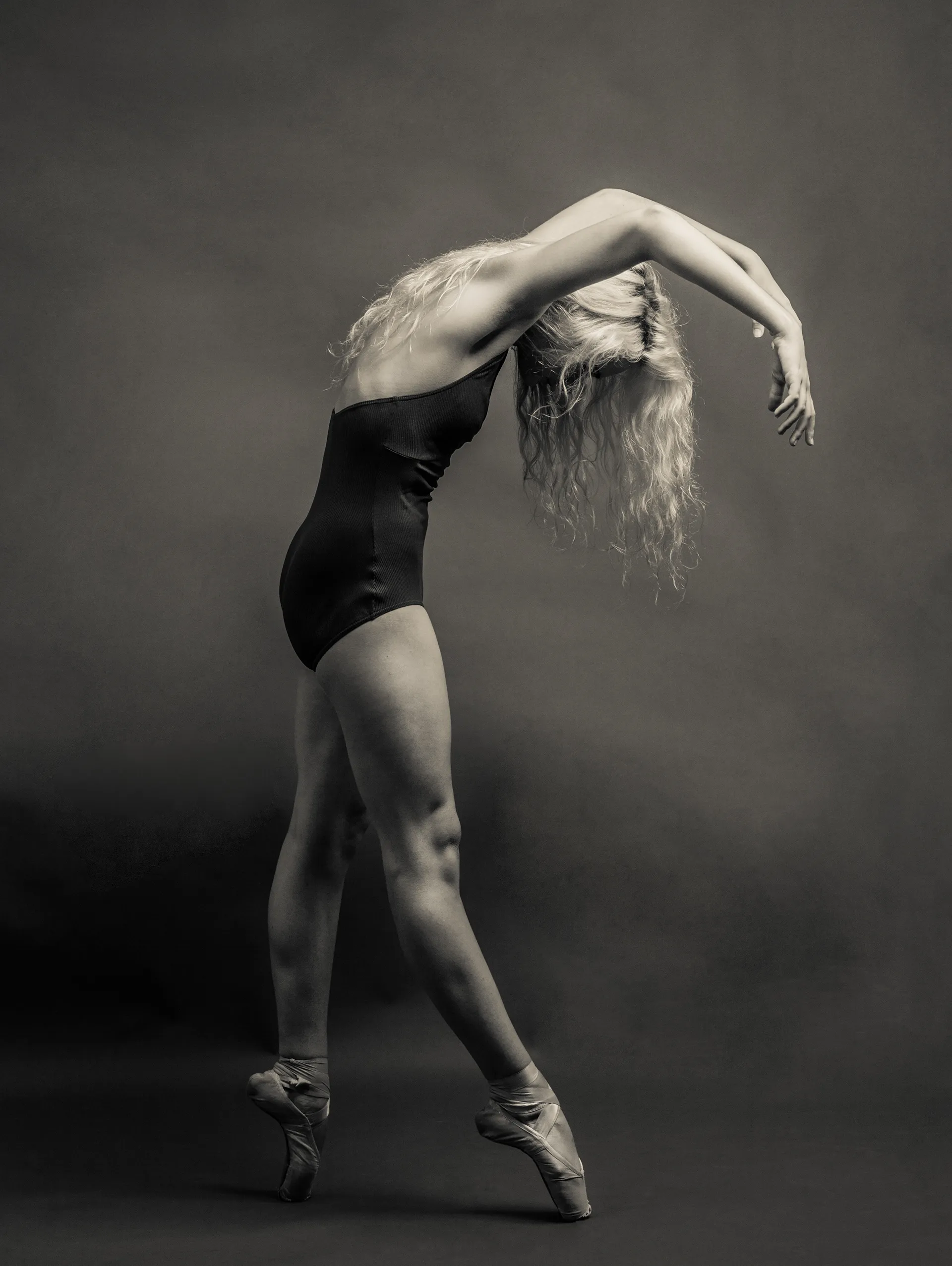 Studio Dance - des danseurs et danseuses de ballet par Thomas Mohr Studio Dance des danseurs et danseuses de ballet par Thomas Mohr 13 Studio-Dance-des-danseurs-et-danseuses-de-ballet-par-Thomas-Mohr-13