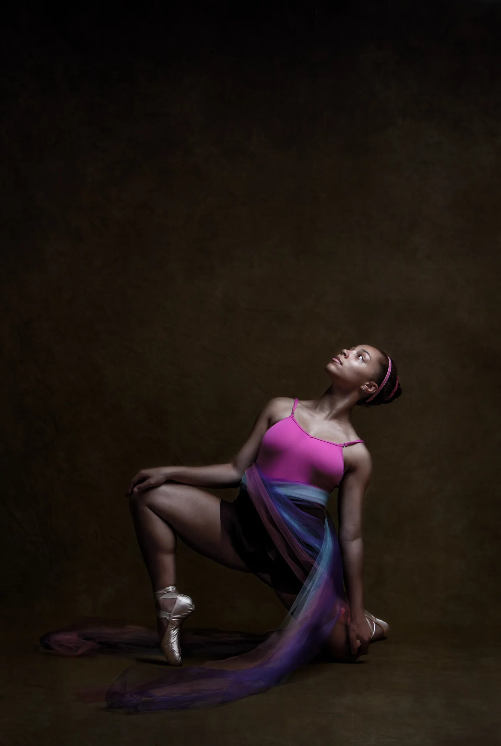 Studio Dance - des danseurs et danseuses de ballet par Thomas Mohr Studio Dance des danseurs et danseuses de ballet par Thomas Mohr 18 scaled Studio-Dance-des-danseurs-et-danseuses-de-ballet-par-Thomas-Mohr-18