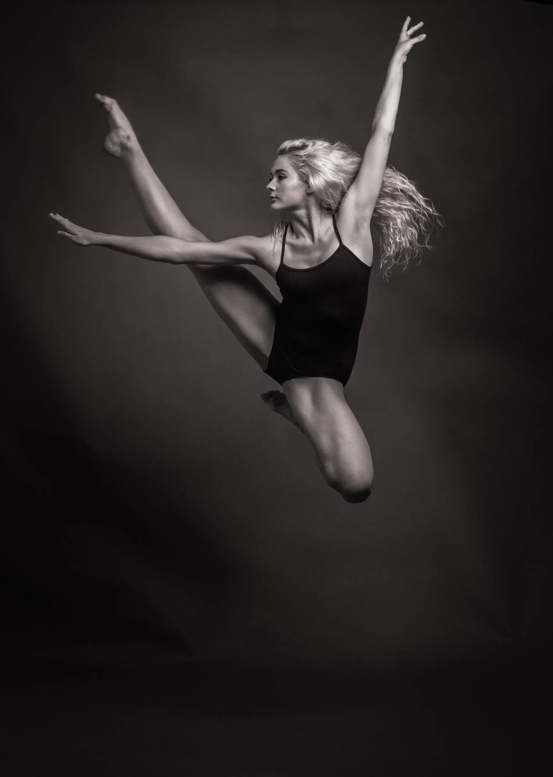 Studio Dance - des danseurs et danseuses de ballet par Thomas Mohr Studio Dance des danseurs et danseuses de ballet par Thomas Mohr 21 scaled Studio-Dance-des-danseurs-et-danseuses-de-ballet-par-Thomas-Mohr-21