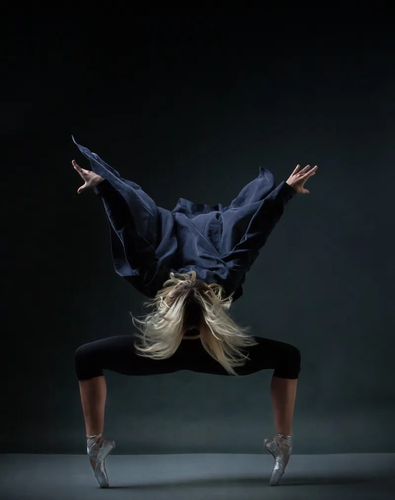 Studio Dance - des danseurs et danseuses de ballet par Thomas Mohr Studio Dance des danseurs et danseuses de ballet par Thomas Mohr 22 Studio-Dance-des-danseurs-et-danseuses-de-ballet-par-Thomas-Mohr-22