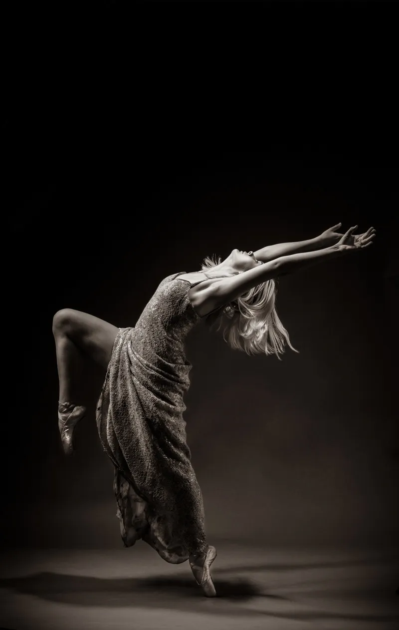 Studio Dance - des danseurs et danseuses de ballet par Thomas Mohr Studio Dance des danseurs et danseuses de ballet par Thomas Mohr 23 Studio-Dance-des-danseurs-et-danseuses-de-ballet-par-Thomas-Mohr-23