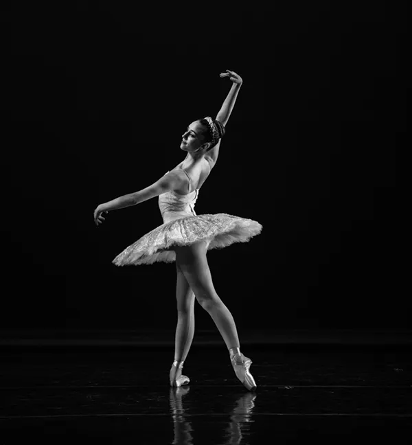 Studio Dance - des danseurs et danseuses de ballet par Thomas Mohr Studio Dance des danseurs et danseuses de ballet par Thomas Mohr 27 Studio-Dance-des-danseurs-et-danseuses-de-ballet-par-Thomas-Mohr-27