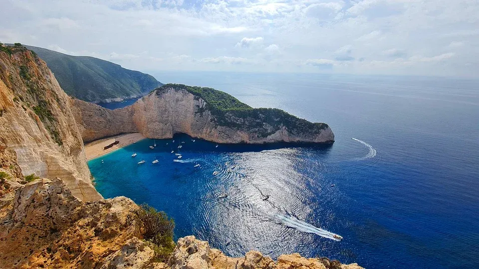 La magnifique plage de Navagio et son épave la magnifique plage de navagio et son epave 5 la-magnifique-plage-de-navagio-et-son-epave-5