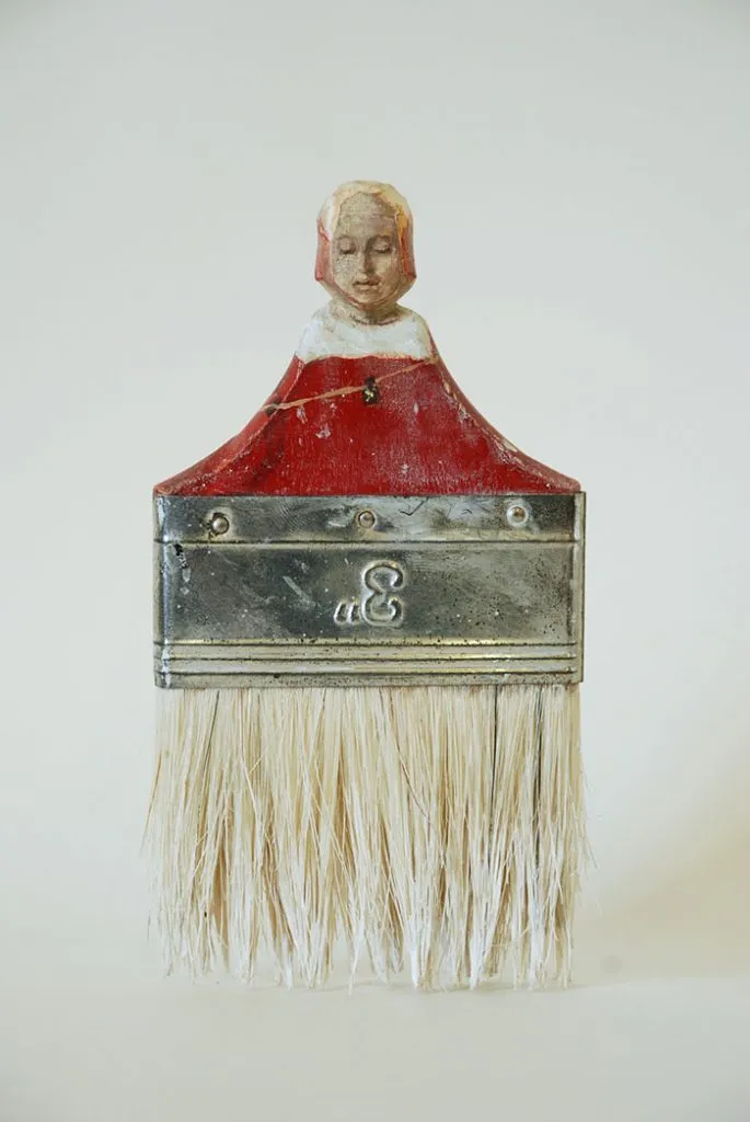 Des portraits de femmes en pinceaux par Rebecca Szeto sculptures de vieux pinceaux en portraits de femmes par rebecca szeto 12 sculptures-de-vieux-pinceaux-en-portraits-de-femmes-par-rebecca-szeto-12