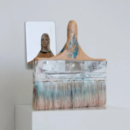 Des portraits de femmes en pinceaux par Rebecca Szeto sculptures de vieux pinceaux en portraits de femmes par rebecca szeto 8 sculptures-de-vieux-pinceaux-en-portraits-de-femmes-par-rebecca-szeto-8