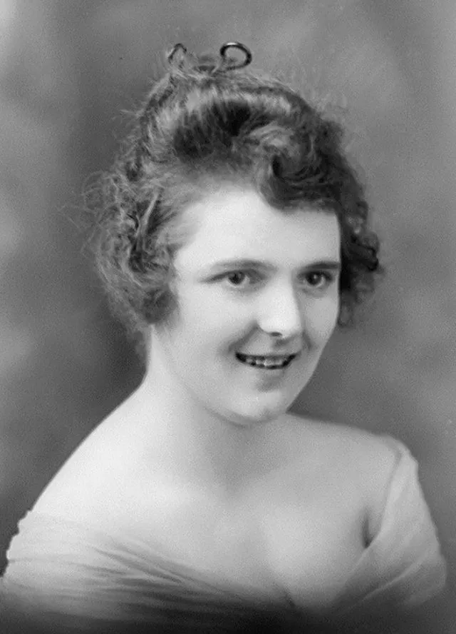 40 portraits de jeunes femmes du comté de Cochise au début du 20ème siècle 40 portraits de jeunes femmes du comte de Cochise au debut du 20eme siecle 15 40 portraits de jeunes femmes du comté de Cochise au début du 20ème siècle 15